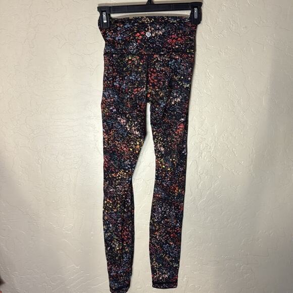 Lululemon Wunder Under Hi-Rise Tight 
Flowerescent Multi color size 2 - Picture 6 of 8